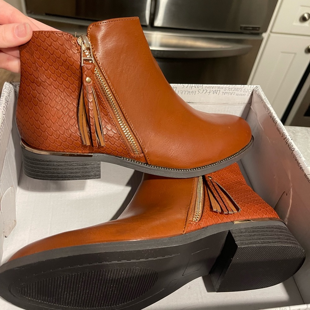 7 1/2 Womens Boots